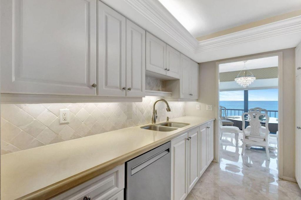 5540 N Ocean Drive, Unit 15-B, Singer Island, FL 33404 Photo