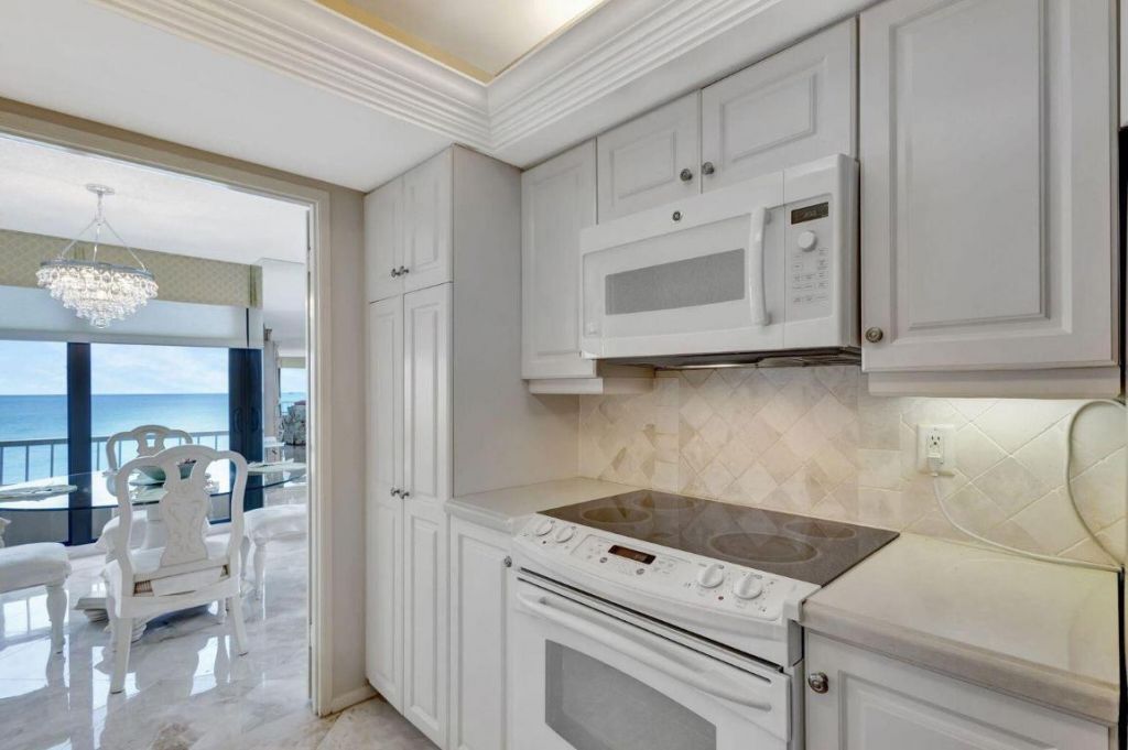 5540 N Ocean Drive, Unit 15-B, Singer Island, FL 33404 Photo
