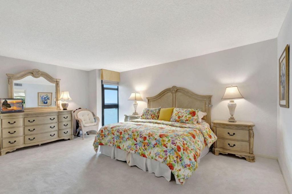 5540 N Ocean Drive, Unit 15-B, Singer Island, FL 33404 Photo