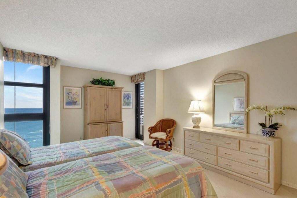 5540 N Ocean Drive, Unit 15-B, Singer Island, FL 33404 Photo