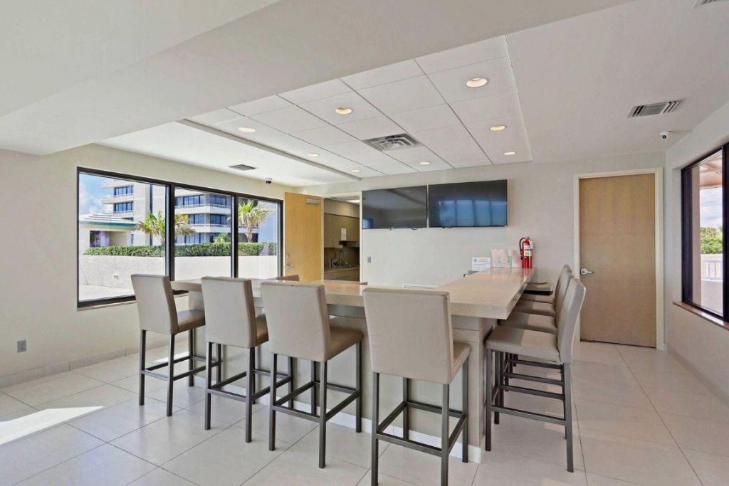 5540 N Ocean Drive, Unit 15-B, Singer Island, FL 33404 Photo