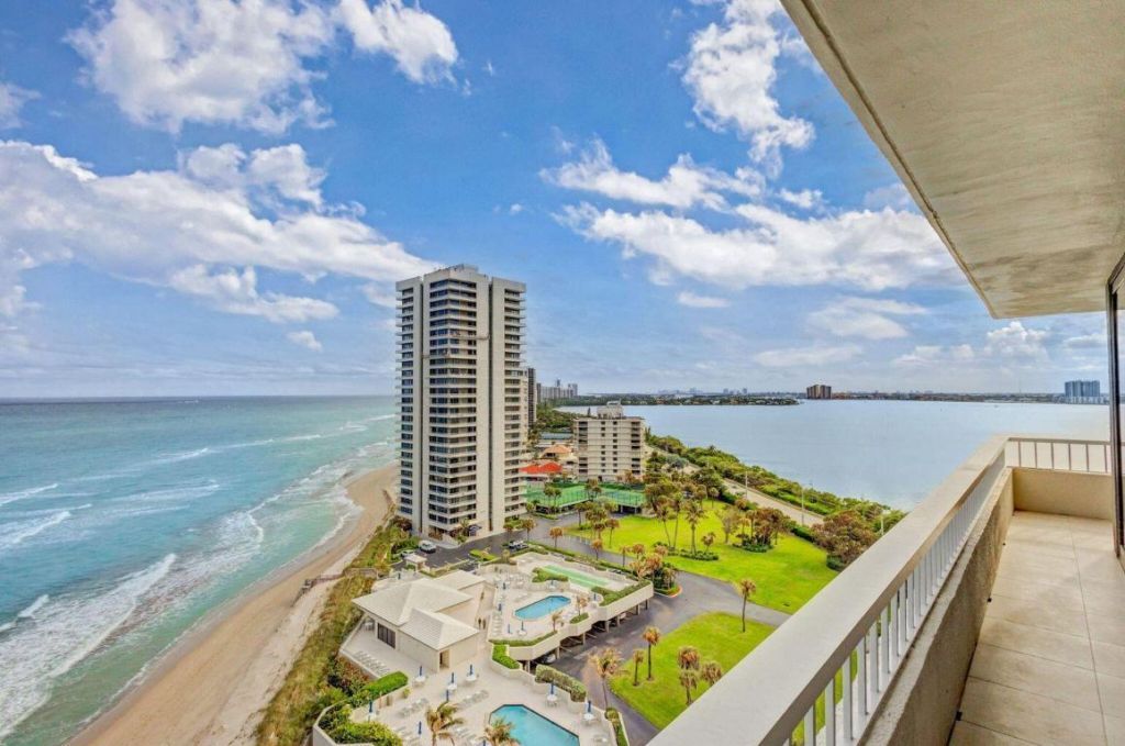 5540 N Ocean Drive, Unit 15-B, Singer Island, FL 33404 Photo