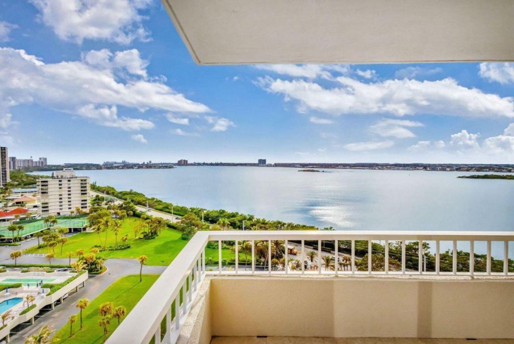 5540 N Ocean Drive, Unit 15-B, Singer Island, FL 33404 Photo
