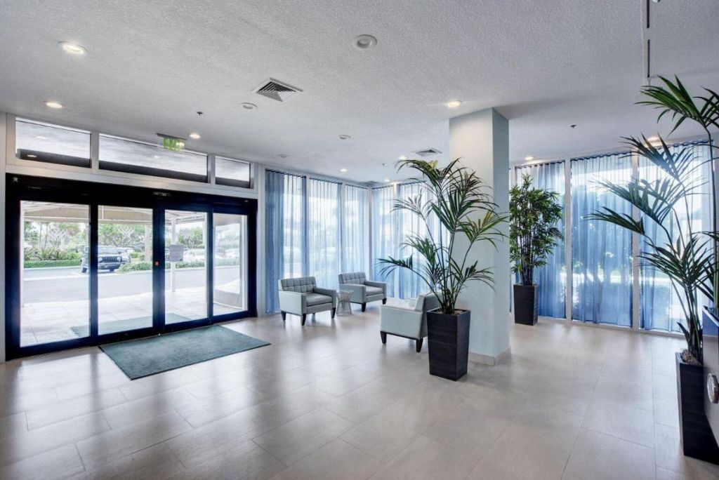 5540 N Ocean Drive, Unit 15-B, Singer Island, FL 33404 Photo