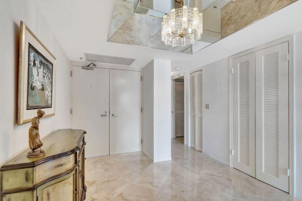 5540 N Ocean Drive, Unit 15-B, Singer Island, FL 33404 Photo