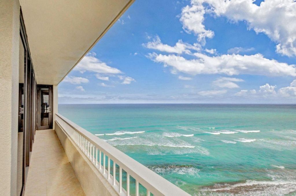 5540 N Ocean Drive, Unit 15-B, Singer Island, FL 33404 Photo