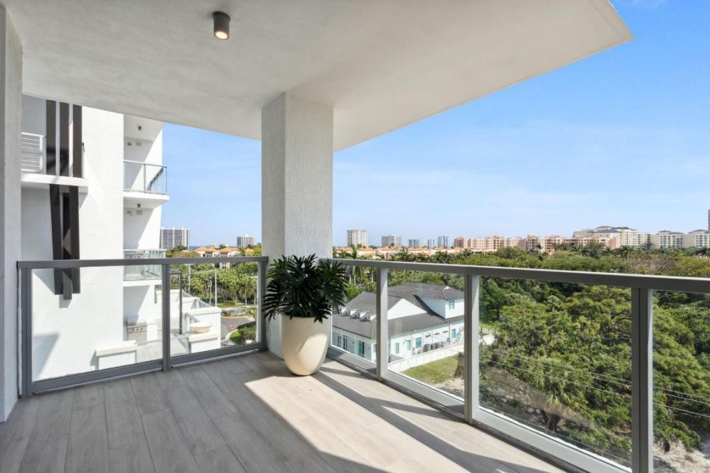 475 E Royal Palm Road, Unit 605, Boca Raton, FL 33432 Photo