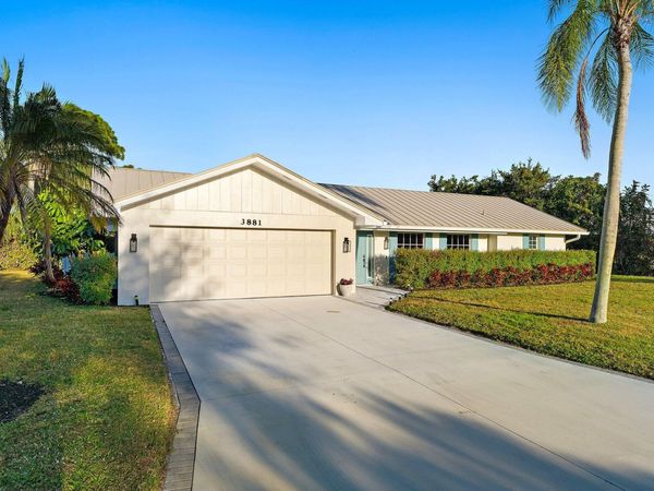 3881 SE Fairway W, Stuart, FL 34997