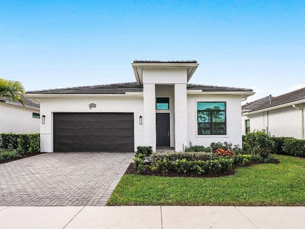 2752 SE Ashfield Drive, Port Saint Lucie, FL 34984