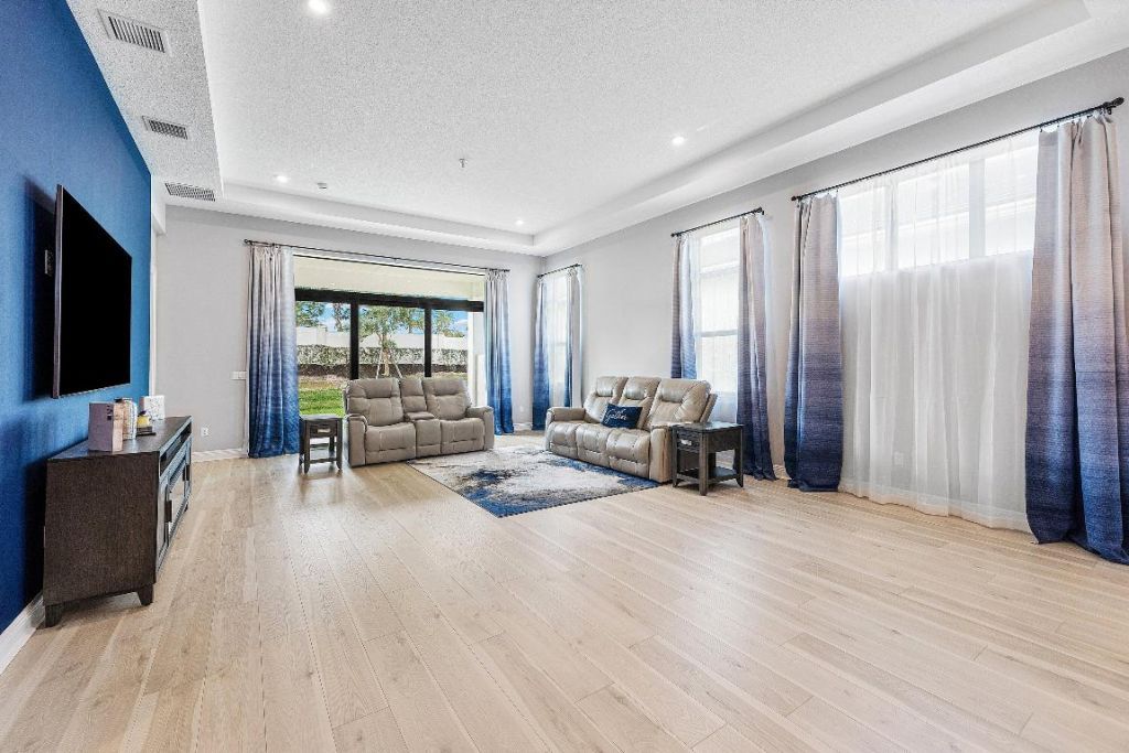 2752 SE Ashfield Drive, Port Saint Lucie, FL 34984 Photo