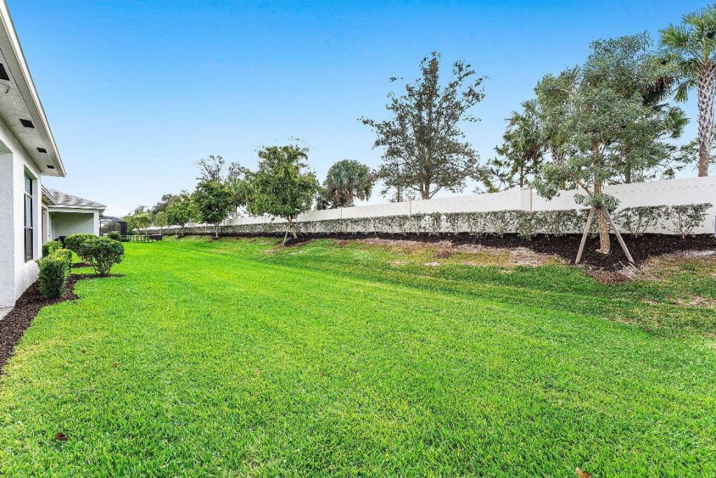 2752 SE Ashfield Drive, Port Saint Lucie, FL 34984 Photo