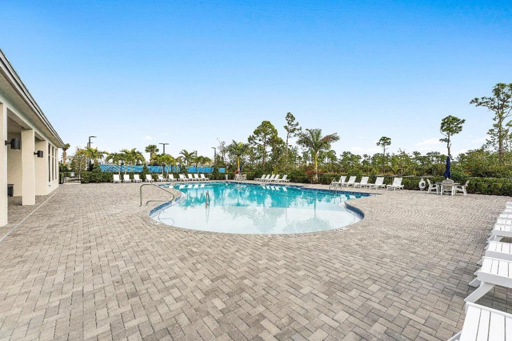 2752 SE Ashfield Drive, Port Saint Lucie, FL 34984 Photo