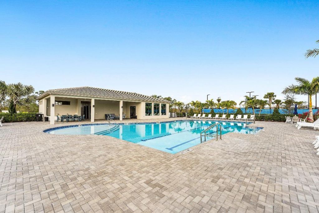 2752 SE Ashfield Drive, Port Saint Lucie, FL 34984 Photo