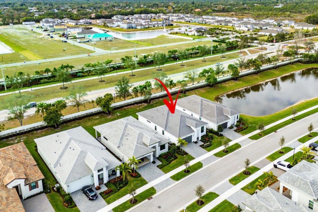 2752 SE Ashfield Drive, Port Saint Lucie, FL 34984 Photo