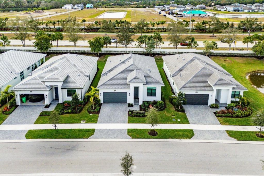 2752 SE Ashfield Drive, Port Saint Lucie, FL 34984 Photo