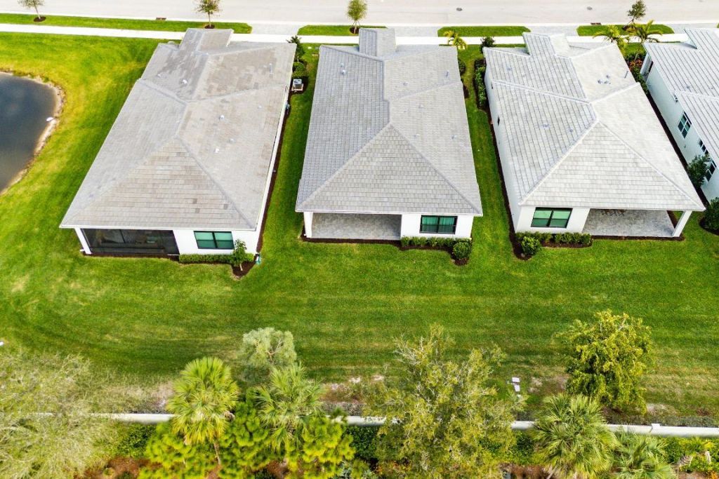 2752 SE Ashfield Drive, Port Saint Lucie, FL 34984 Photo