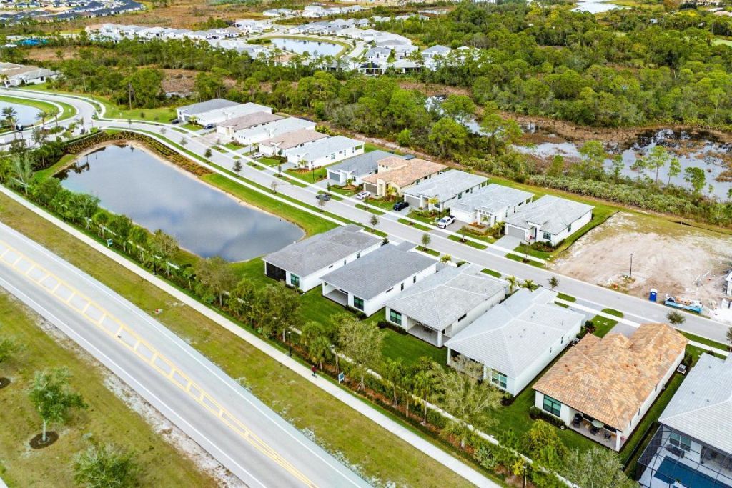 2752 SE Ashfield Drive, Port Saint Lucie, FL 34984 Photo