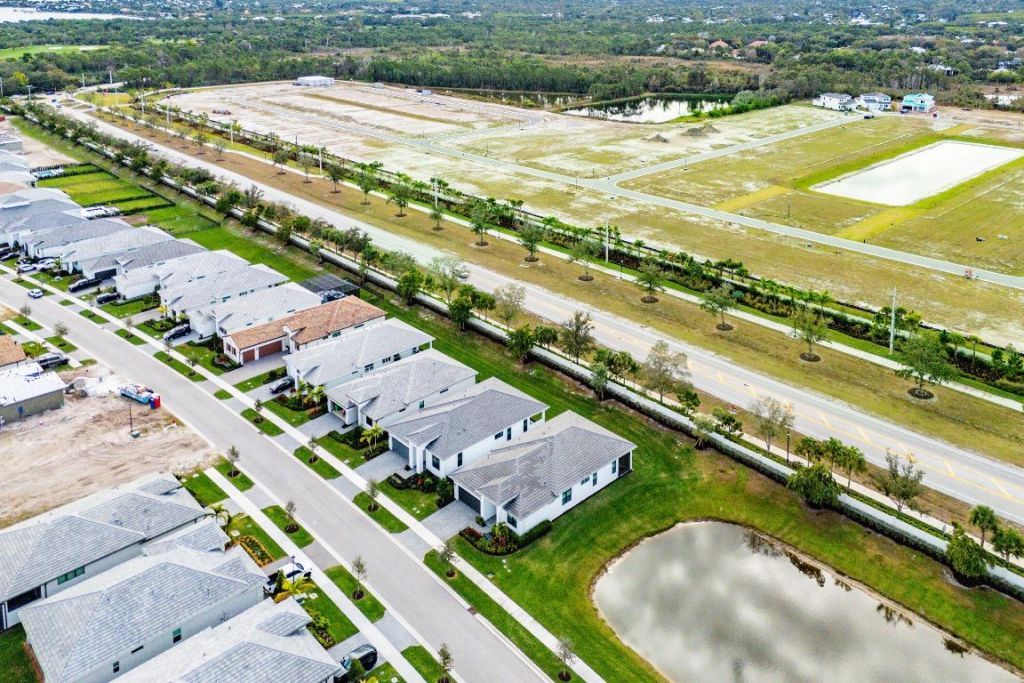 2752 SE Ashfield Drive, Port Saint Lucie, FL 34984 Photo