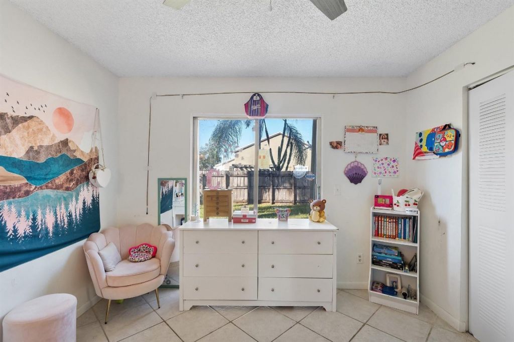 1001 SW 133rd Ter, Davie, FL 33325 Photo