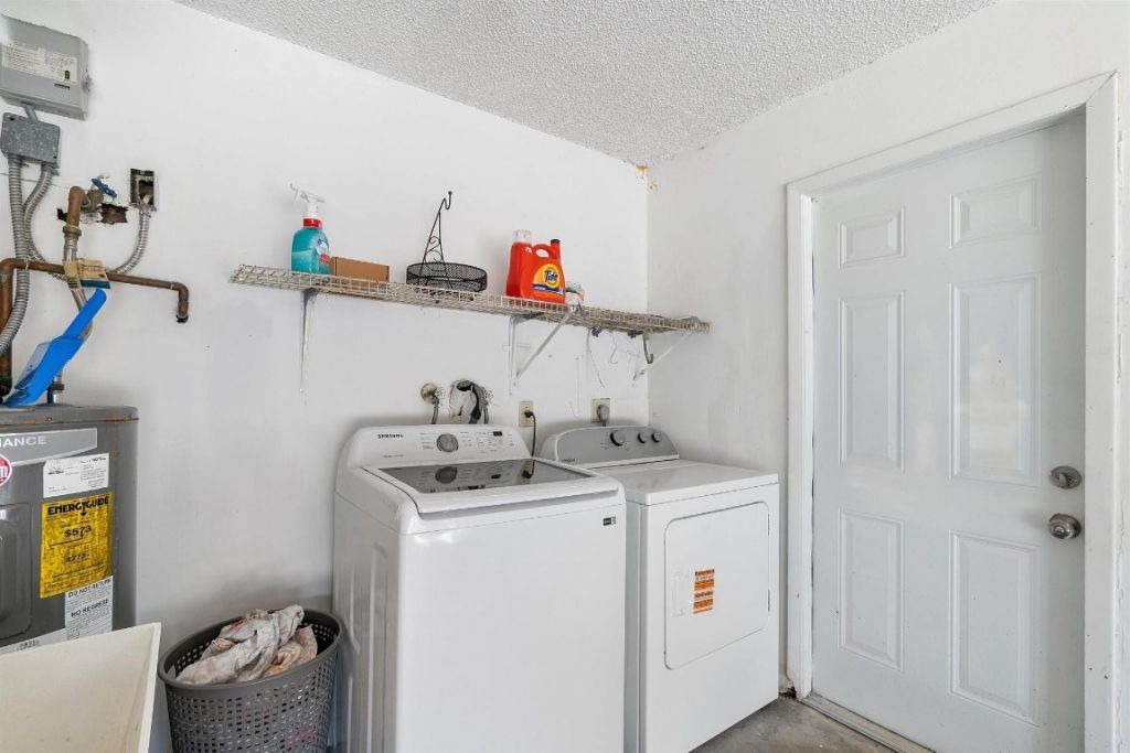 1001 SW 133rd Ter, Davie, FL 33325 Photo