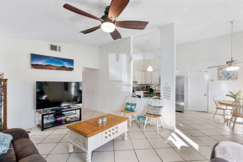 1001 SW 133rd Ter, Davie, FL 33325 Photo