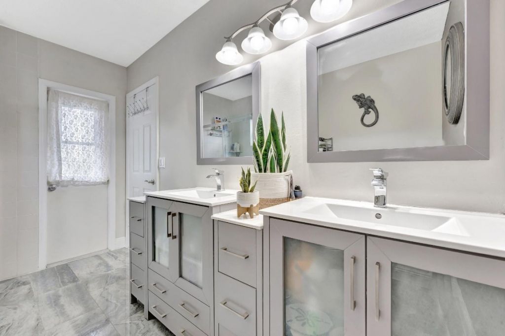 1221 SW 59th Avenue, Plantation, FL 33317 Photo