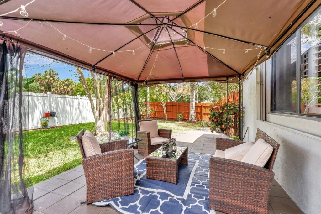 1221 SW 59th Avenue, Plantation, FL 33317 Photo