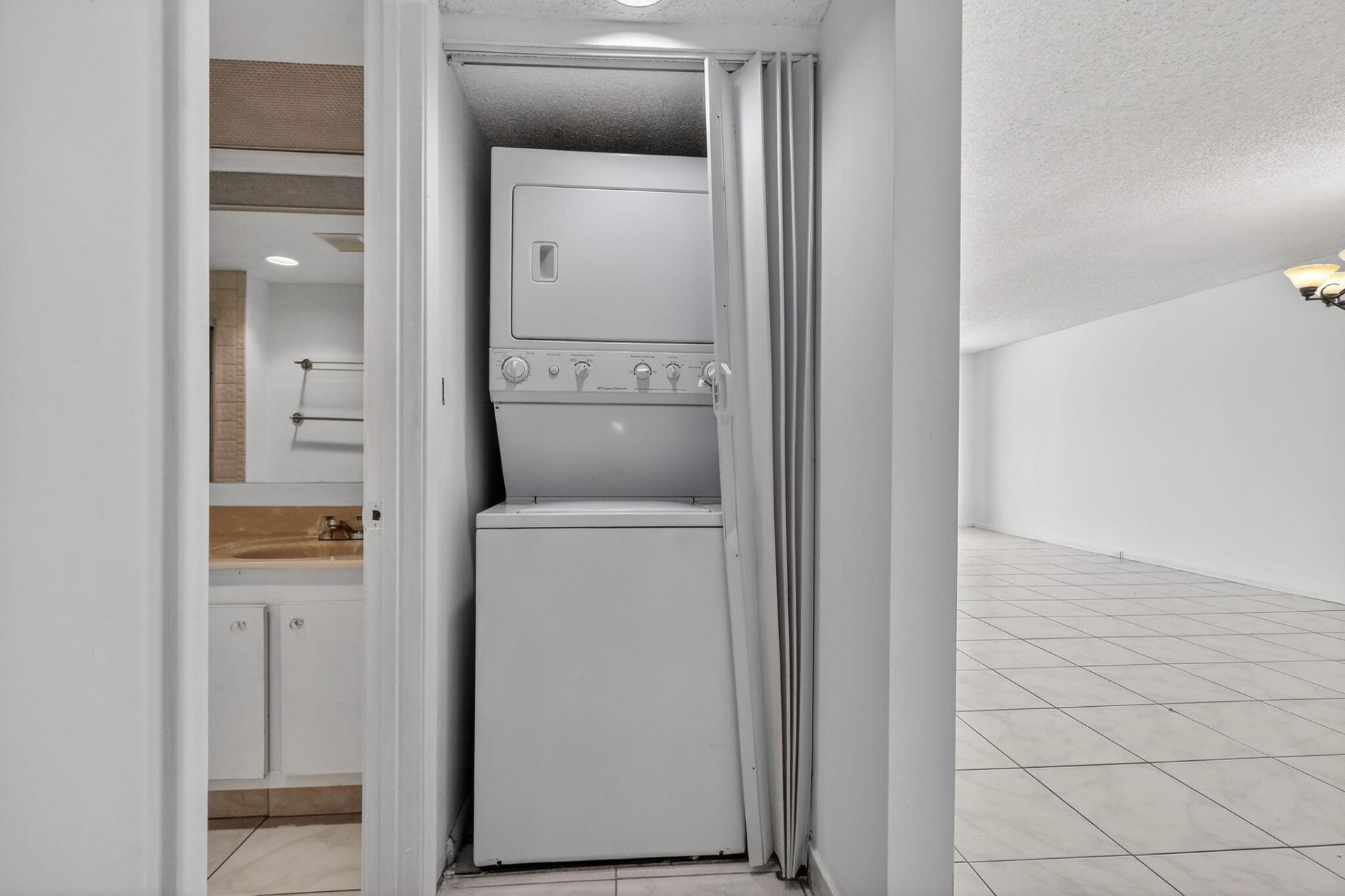 12500 SW 6th Street, Unit 110 N, Pembroke Pines, FL 33027 Photo