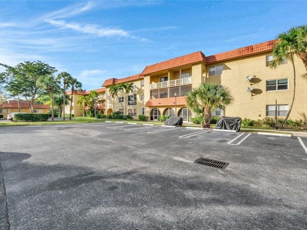 10762 La Placida Dr, Unit 7-306, Coral Springs, FL 33065