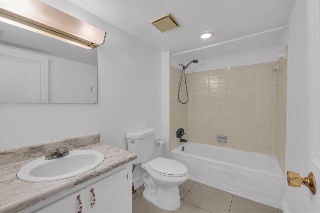 10762 La Placida Drive, Unit 7-306, Coral Springs, FL 33065 Photo