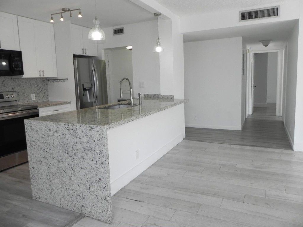 4200 Hillcrest Drive, Unit 201, Hollywood, FL 33021 Photo