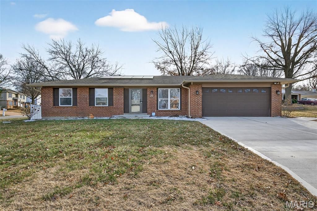 21 Lemon Tree Drive, Saint Peters, MO 63376 Main Photo