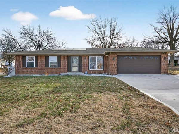 21 Lemon Tree Drive, St Peters, MO 63376
