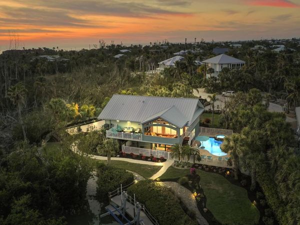 6407 Pine Ave, Sanibel, FL 33957