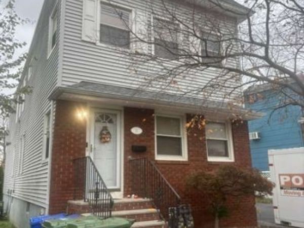 21 Main St, Linden, NJ 07036