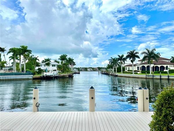 2450 Tarpon RD, NAPLES, FL 34102