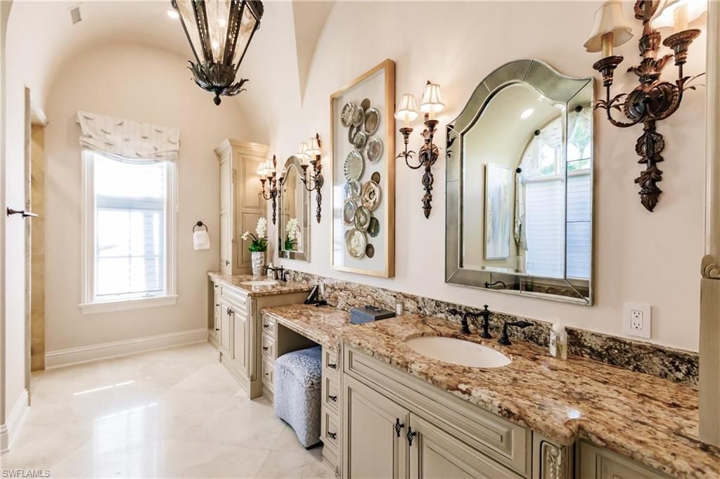 2450 Tarpon Rd, Naples, FL 34102 Photo