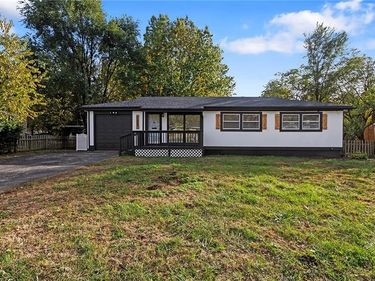 1005 NE 62nd Street, Gladstone, MO 64118