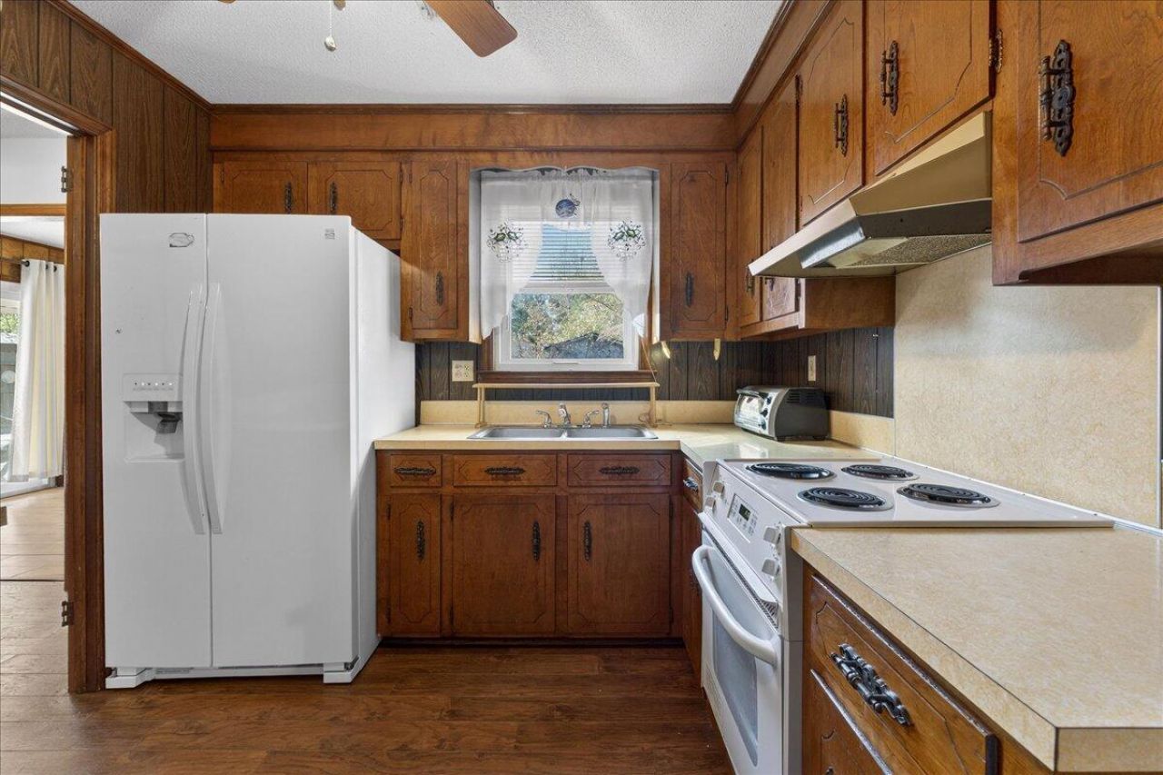 7737 Ovaldale Drive Photo 13