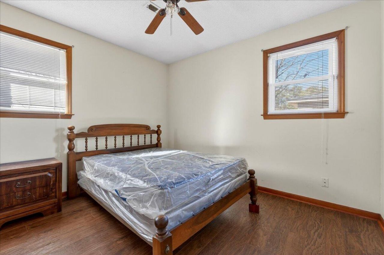 7737 Ovaldale Drive Photo 17