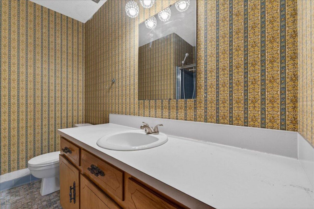 7737 Ovaldale Drive Photo 21