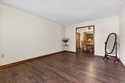 7737 Ovaldale Drive photo 4