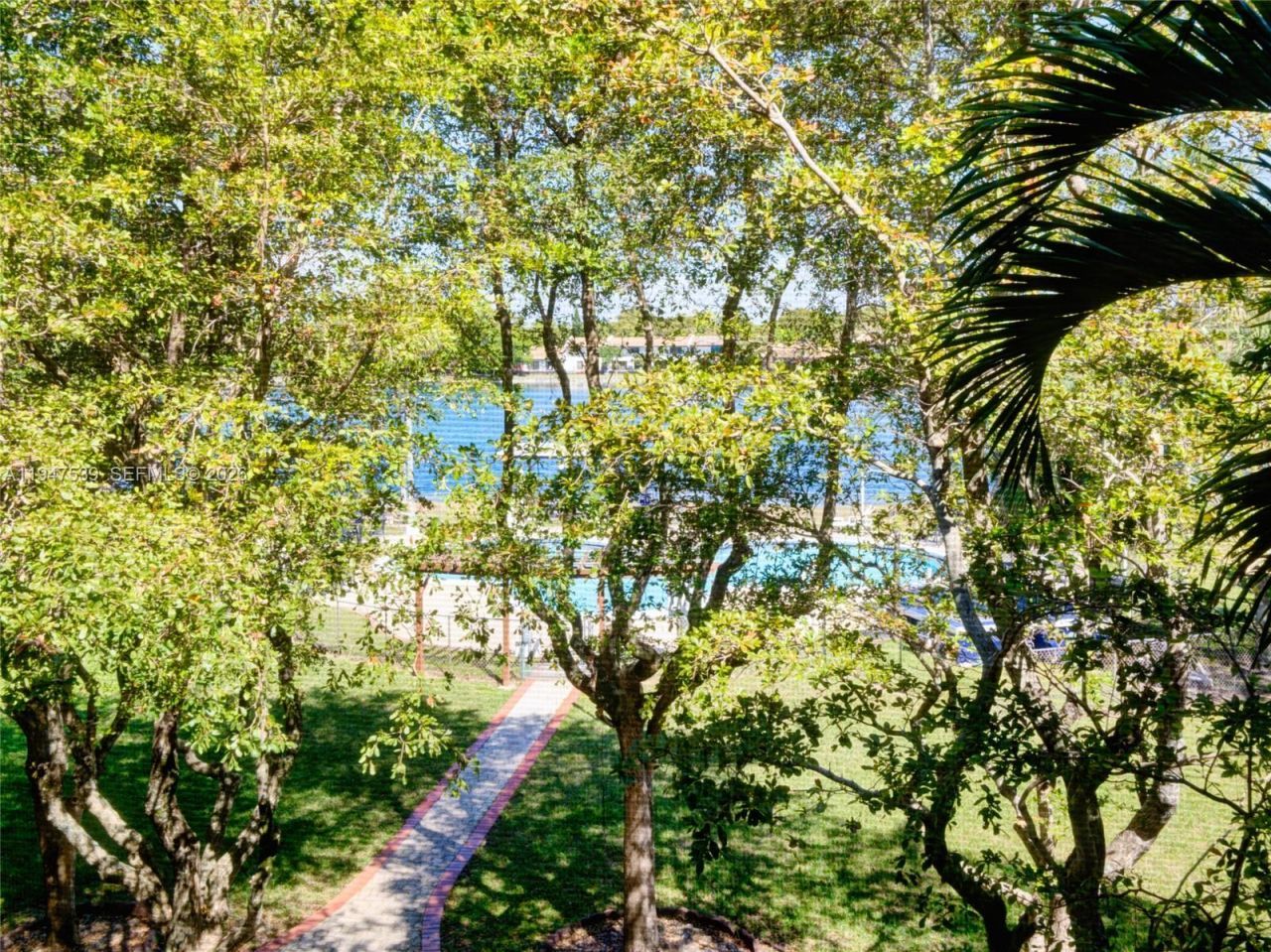 671 NE 195th St , Unit 329E, Miami, FL 33179 Photo