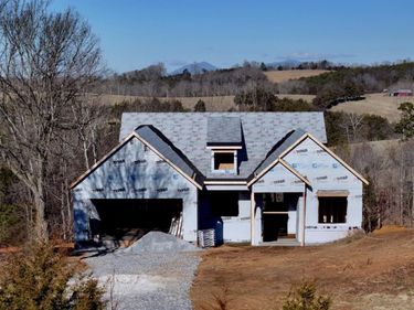 6 Leesville Road, Evington, VA 24550