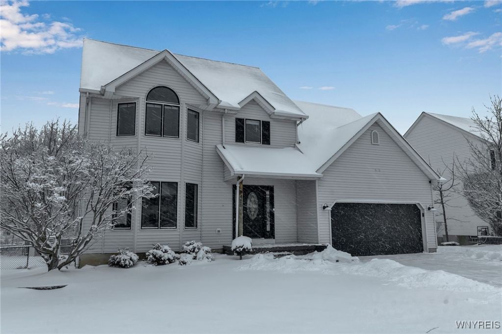 9486 Boxwood Drive, Clarence, NY 14032 Main Photo