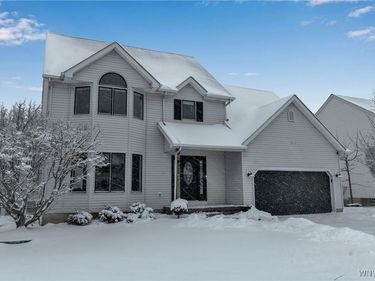 9486 Boxwood Drive, Clarence, NY 14032