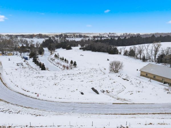 379511 N SHORE Drive, Aberdeen, SD 57401