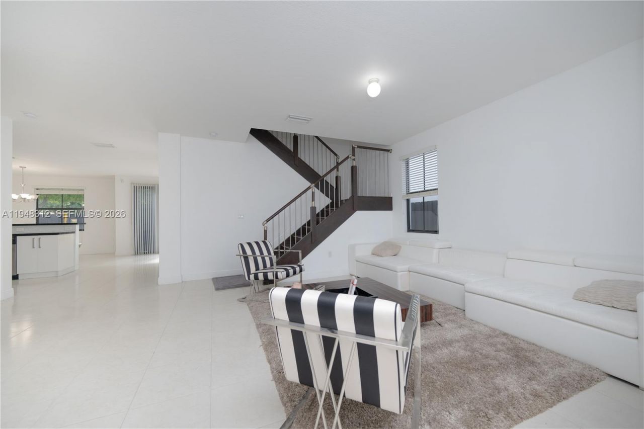 9866 NW 10th St, Miami, FL 33172 Photo