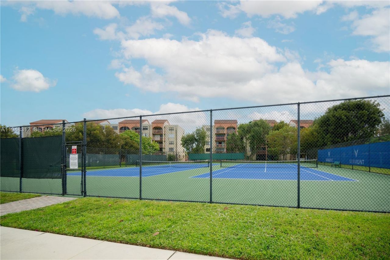 9866 NW 10th St, Miami, FL 33172 Photo