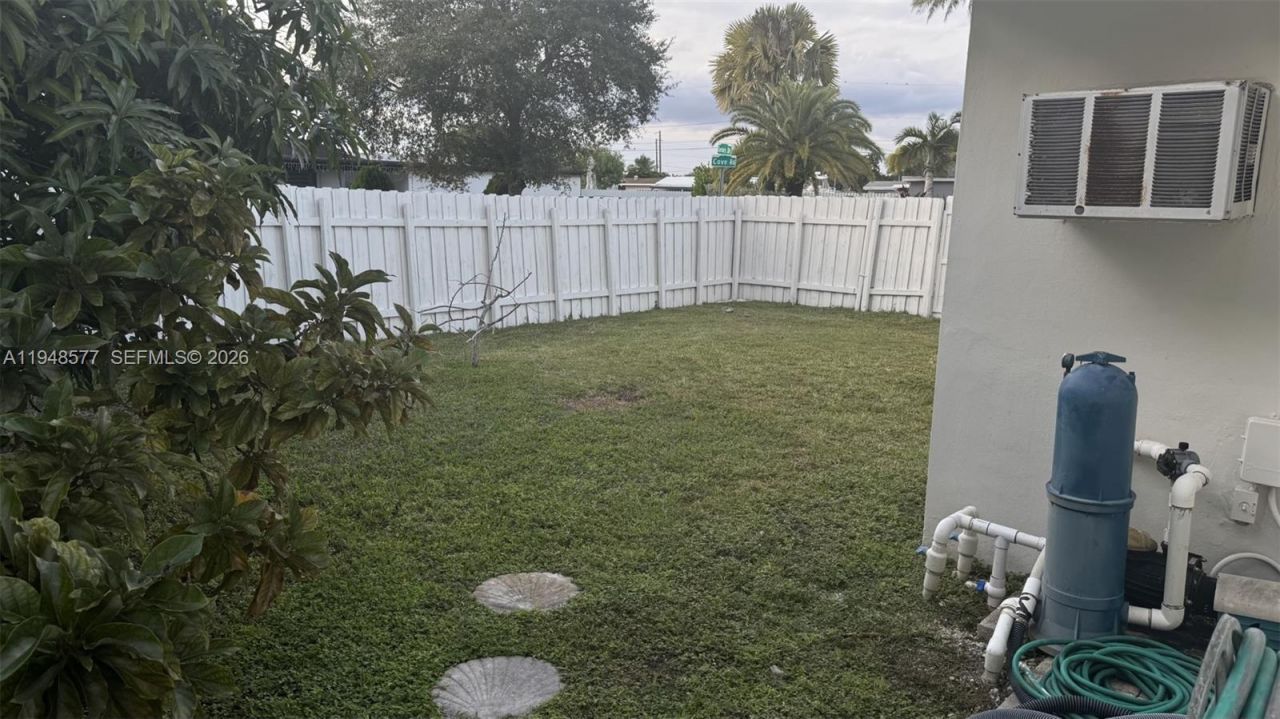 9890 Santos Dr, Cutler Bay, FL 33189 Photo